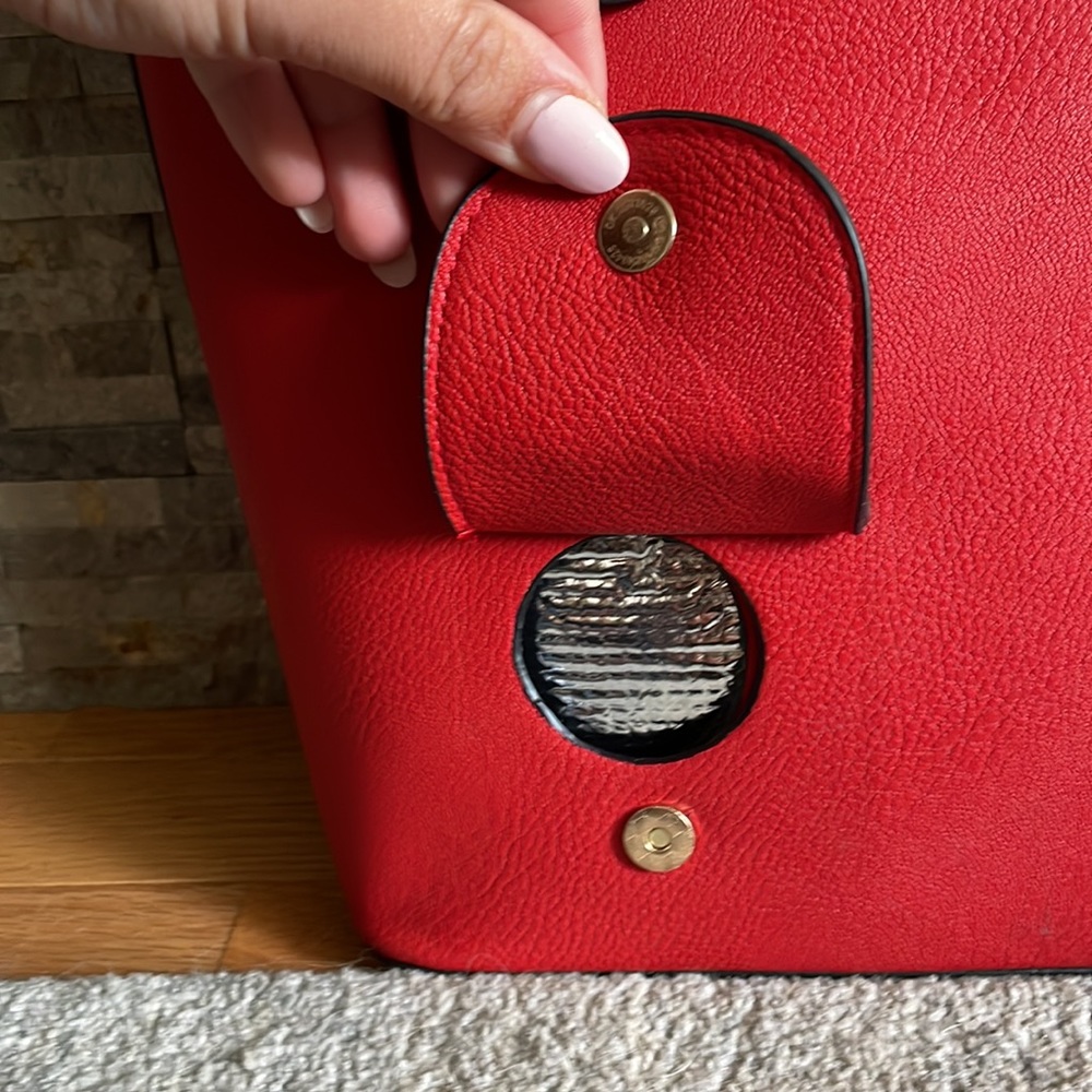 Red Purse - Picture 5 of 8